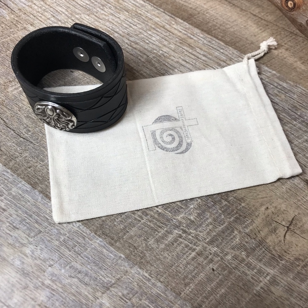 Sold-Kraken Black Leather Cuff - Picture 5 of 8